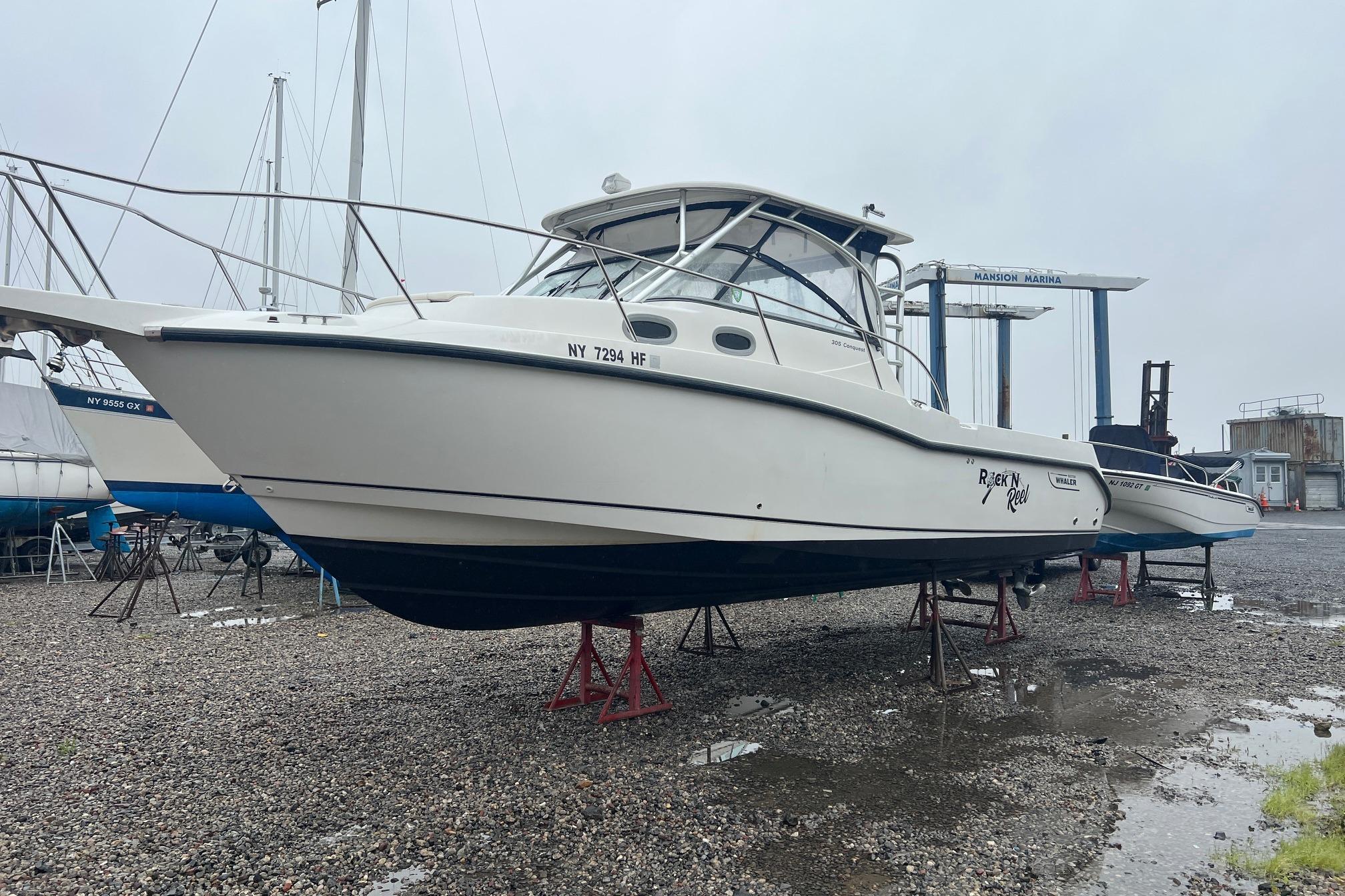 2005 Boston Whaler 305 Conquest