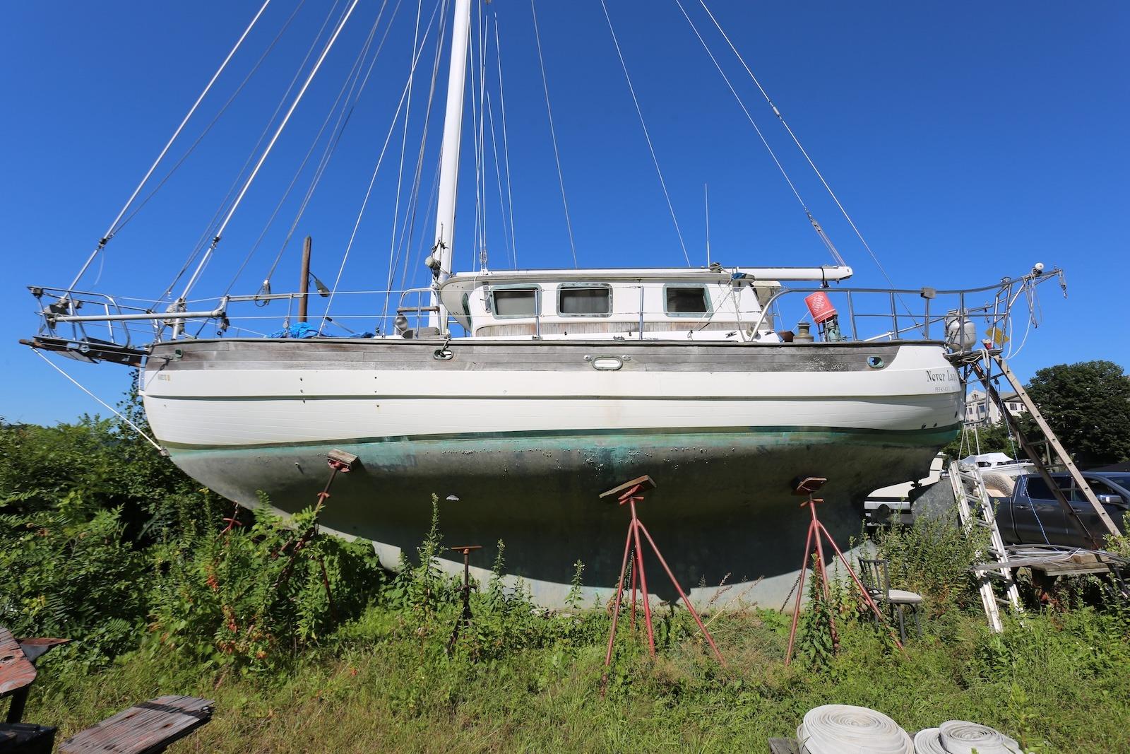 1983 Hans Christian 39 Pilothouse
