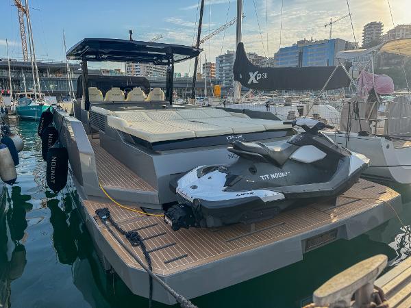 2021 De Antonio Yachts D42