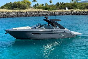 Cruisers Yachts 338 South Beach Edition Bow Rider 2022 Cruisers Yachts 338 South Beach Edition Bow Rider on clear blue water.