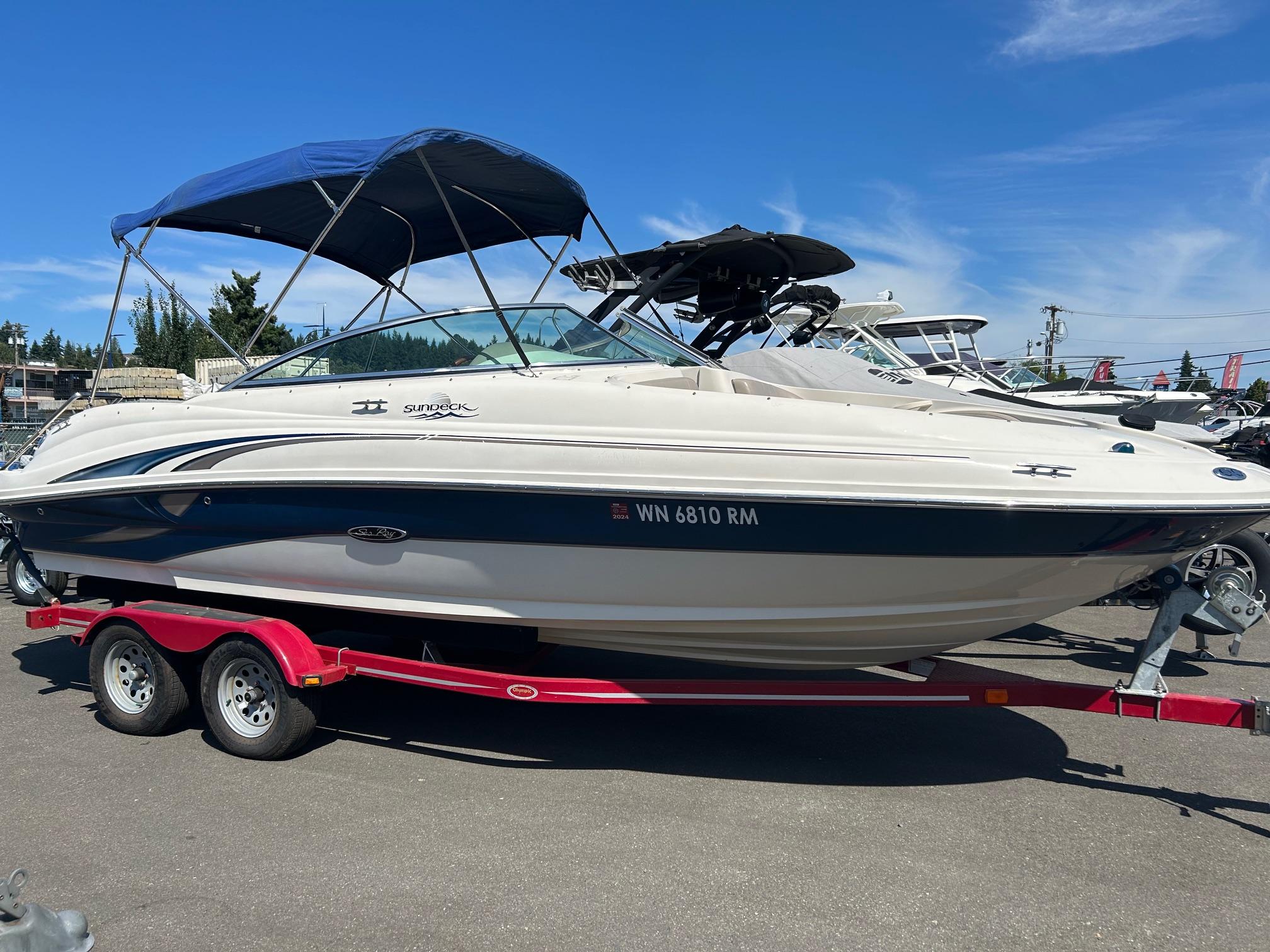2004 Sea Ray 220 Sundeck