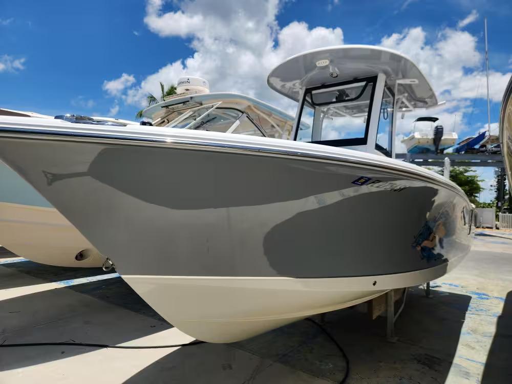 Sea Hunt Ultra 255 SE