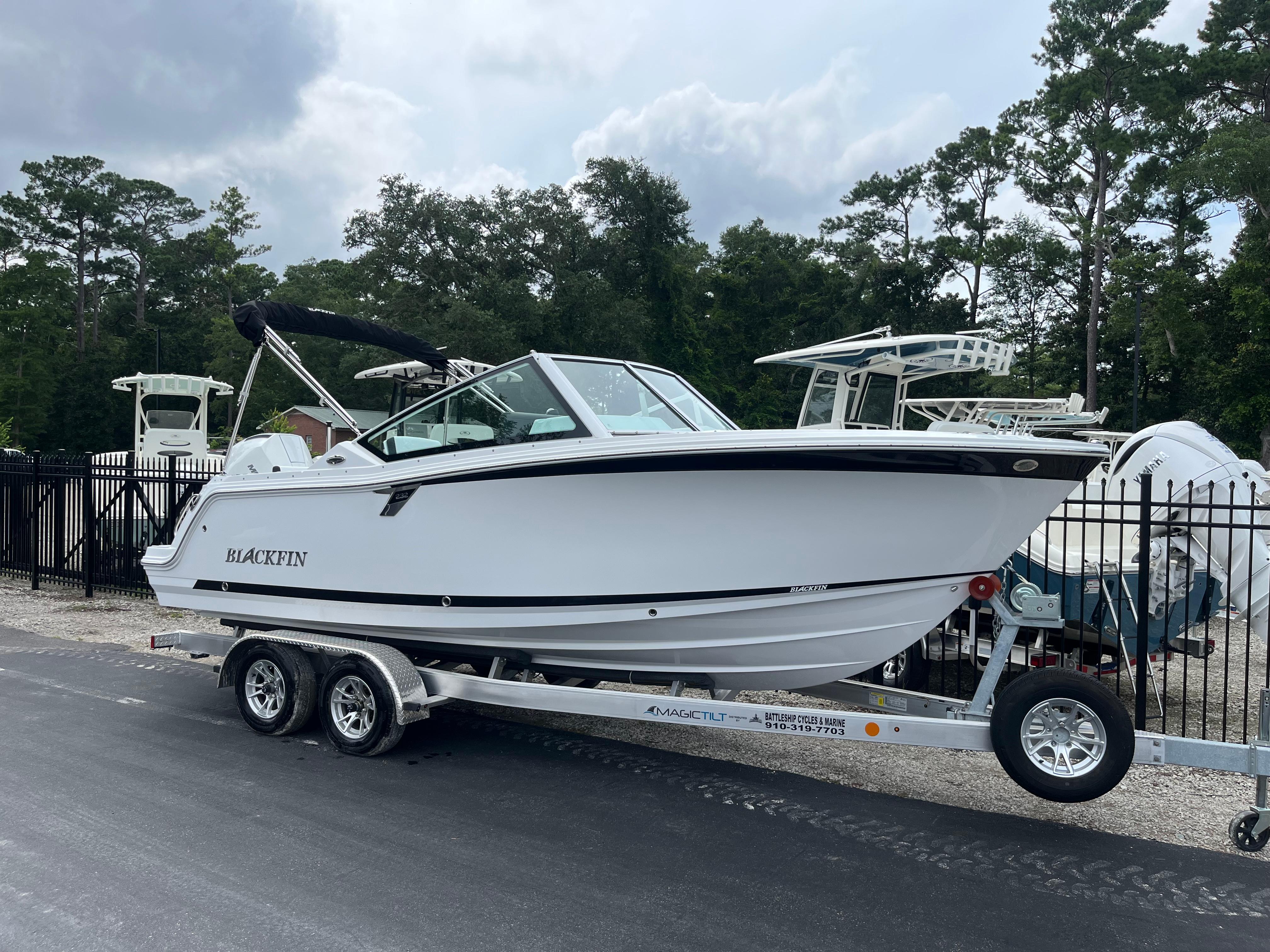 2024 Blackfin 232 DC