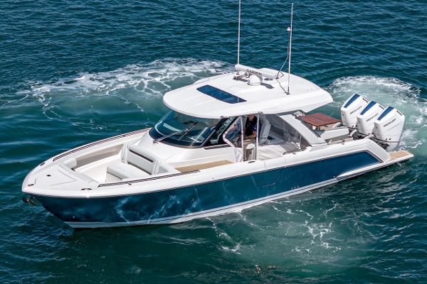 2024 Tiara Yachts 38 LS