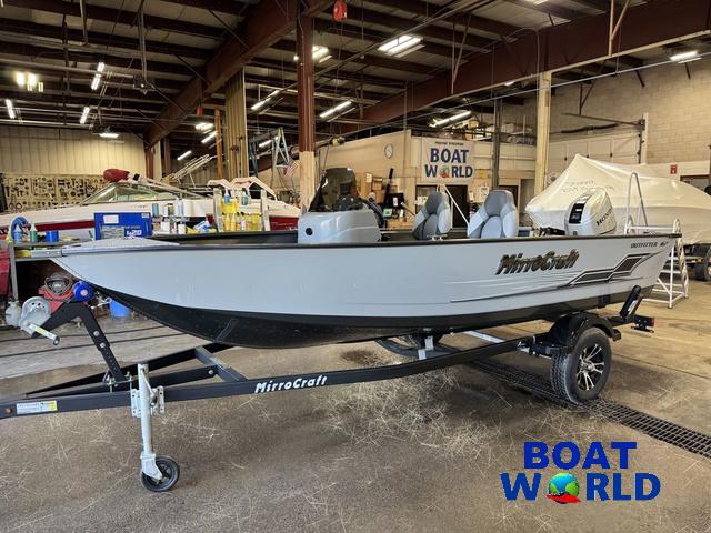 MirroCraft F167 Side Console & Honda 60HP 4-Stroke EFI