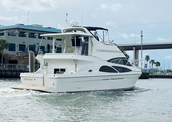 Carver 41 Cockpit Motor Yacht