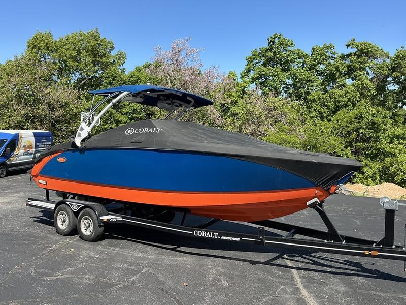 2021 Cobalt R7 Surf