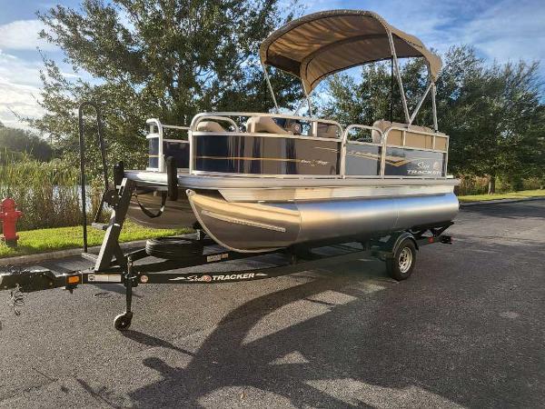 2025 Sun Tracker Bass Buggy 16 XL Select