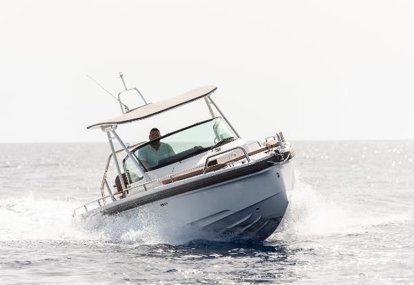 2019 Axopar 28 T-Top