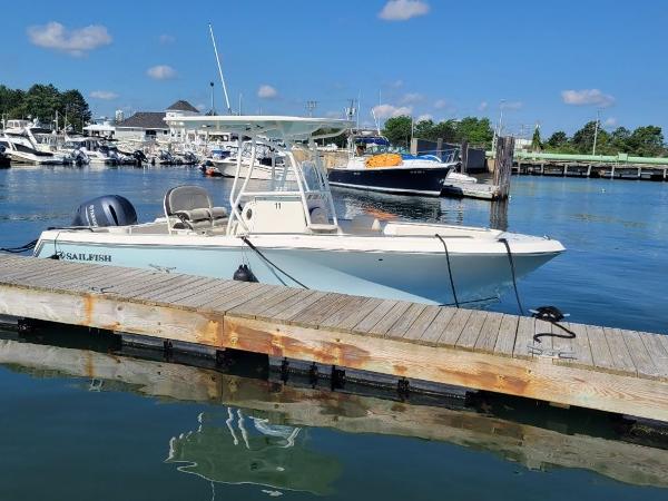 2023 Sailfish 220 CC