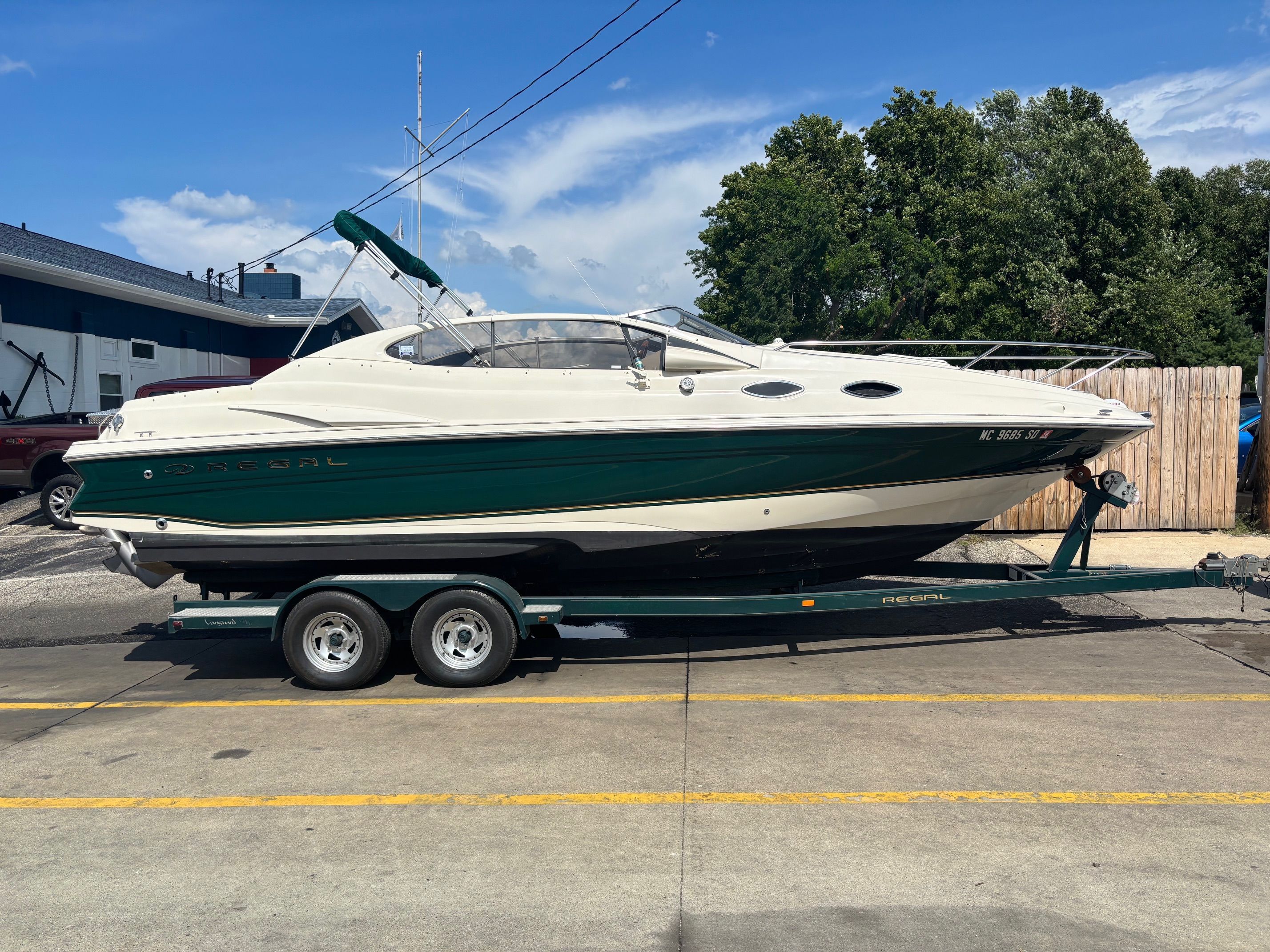 2000 Regal 2550 LSC