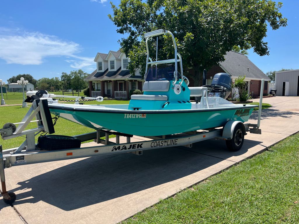 2019 Majek Red Fish Line