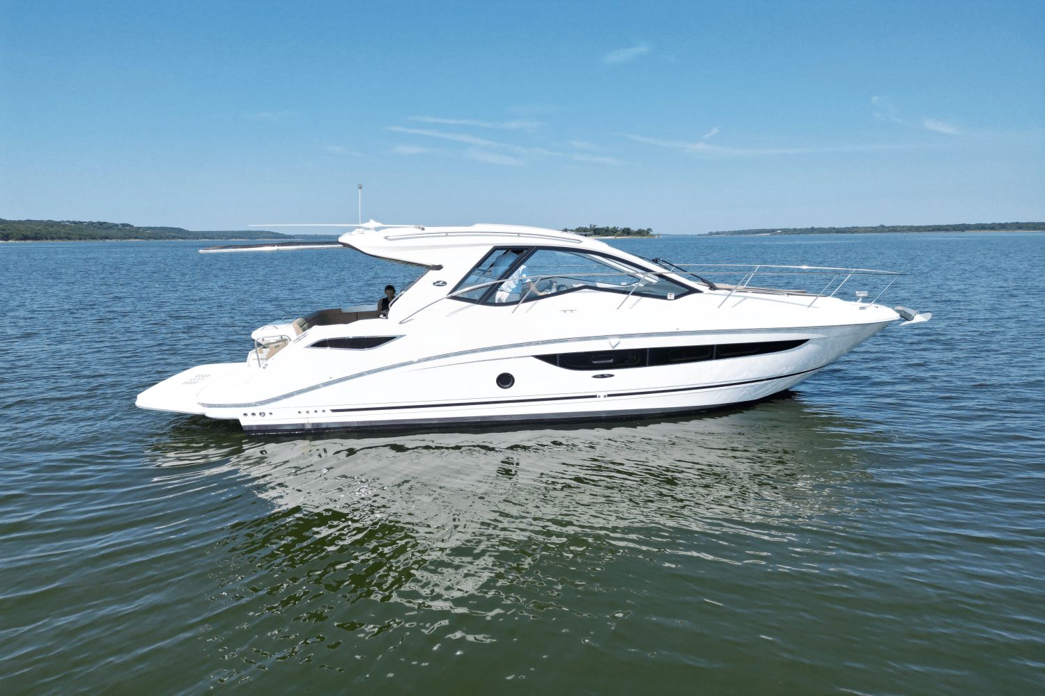 2019 Sea Ray 350 Sundancer Coupe