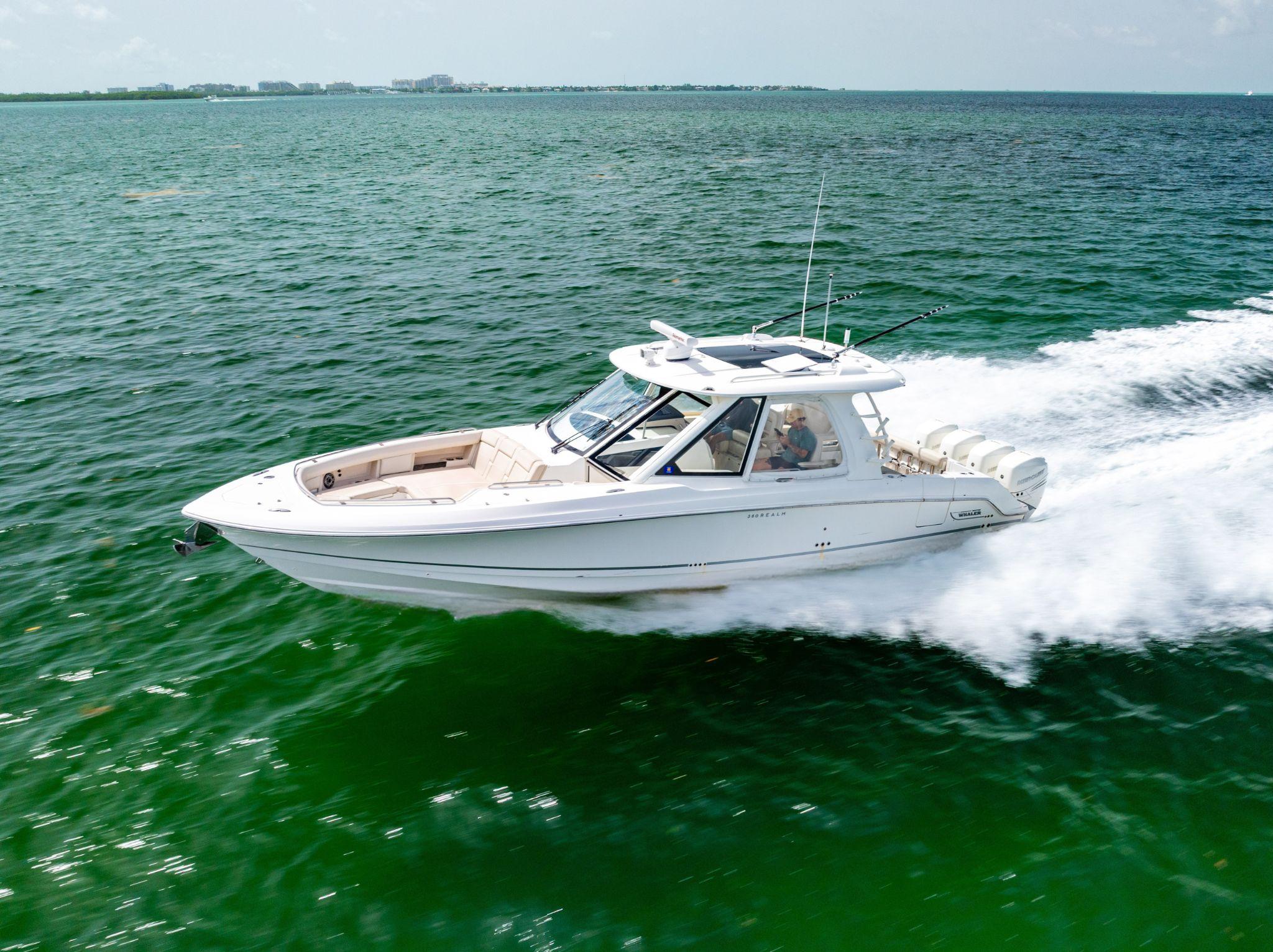 2019 Boston Whaler 380 Realm