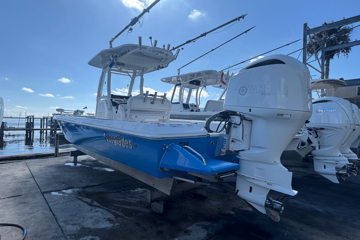 2021 Everglades 243 CC
