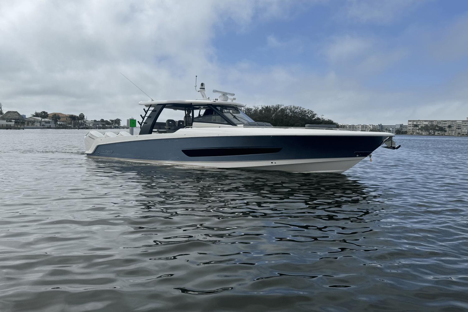 Boston Whaler 420 Outrage