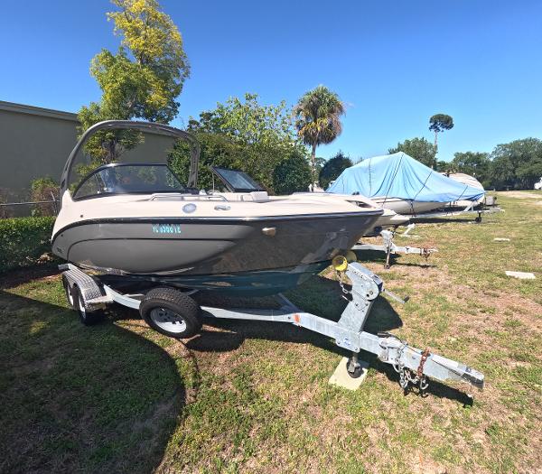 2022 Yamaha Boats 212SD