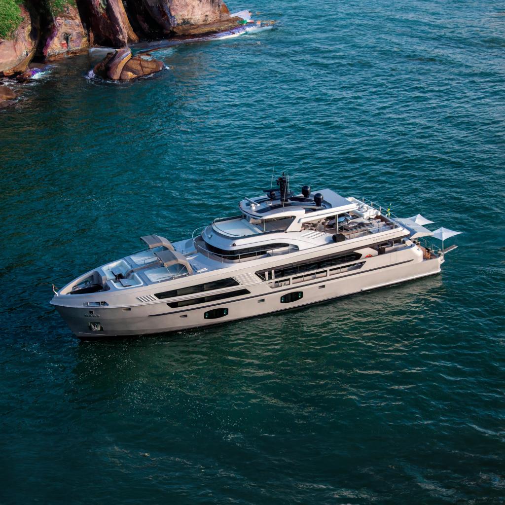 2027 MCP 106 LE