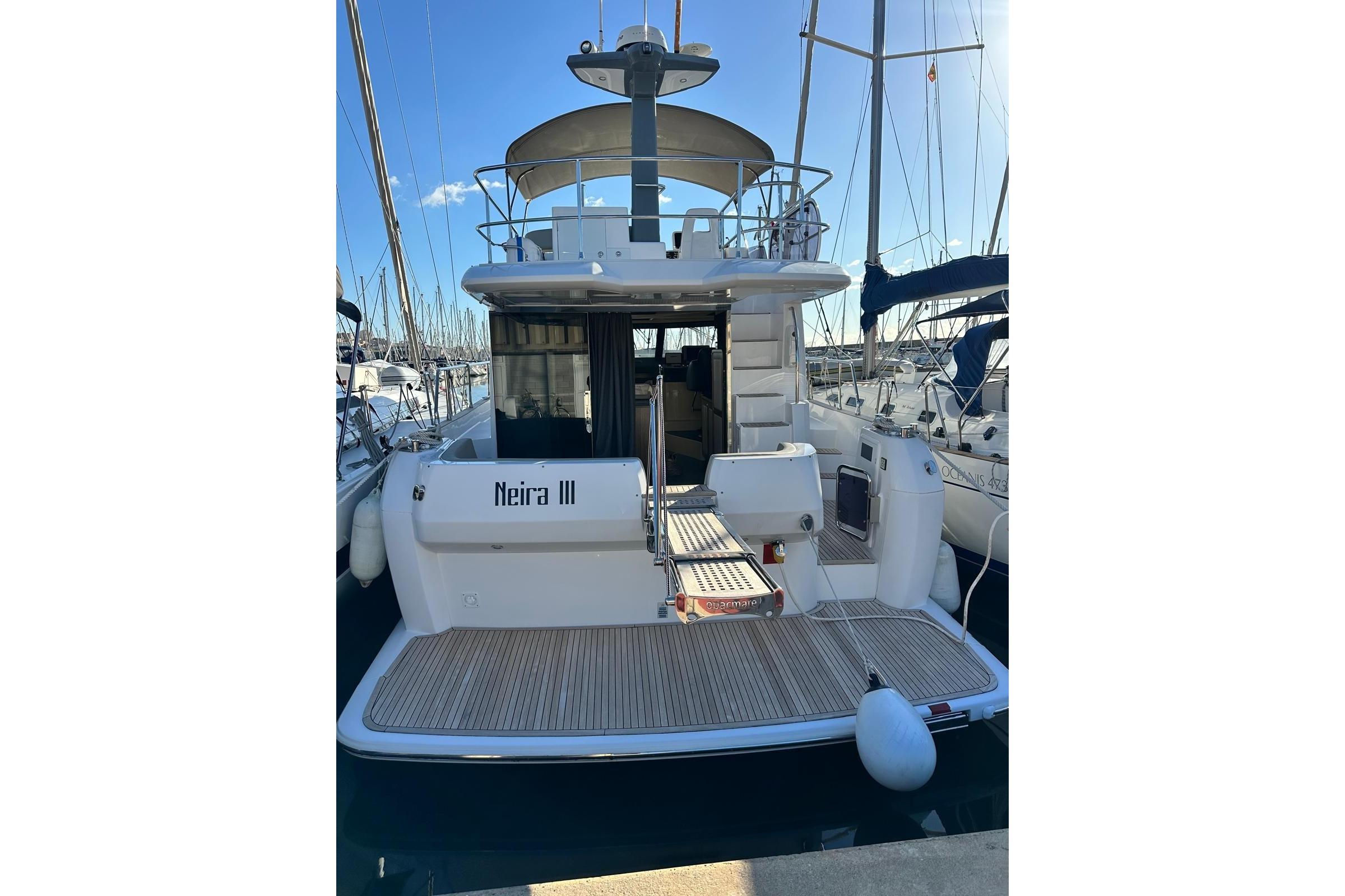 2022 Azimut Magellano 43