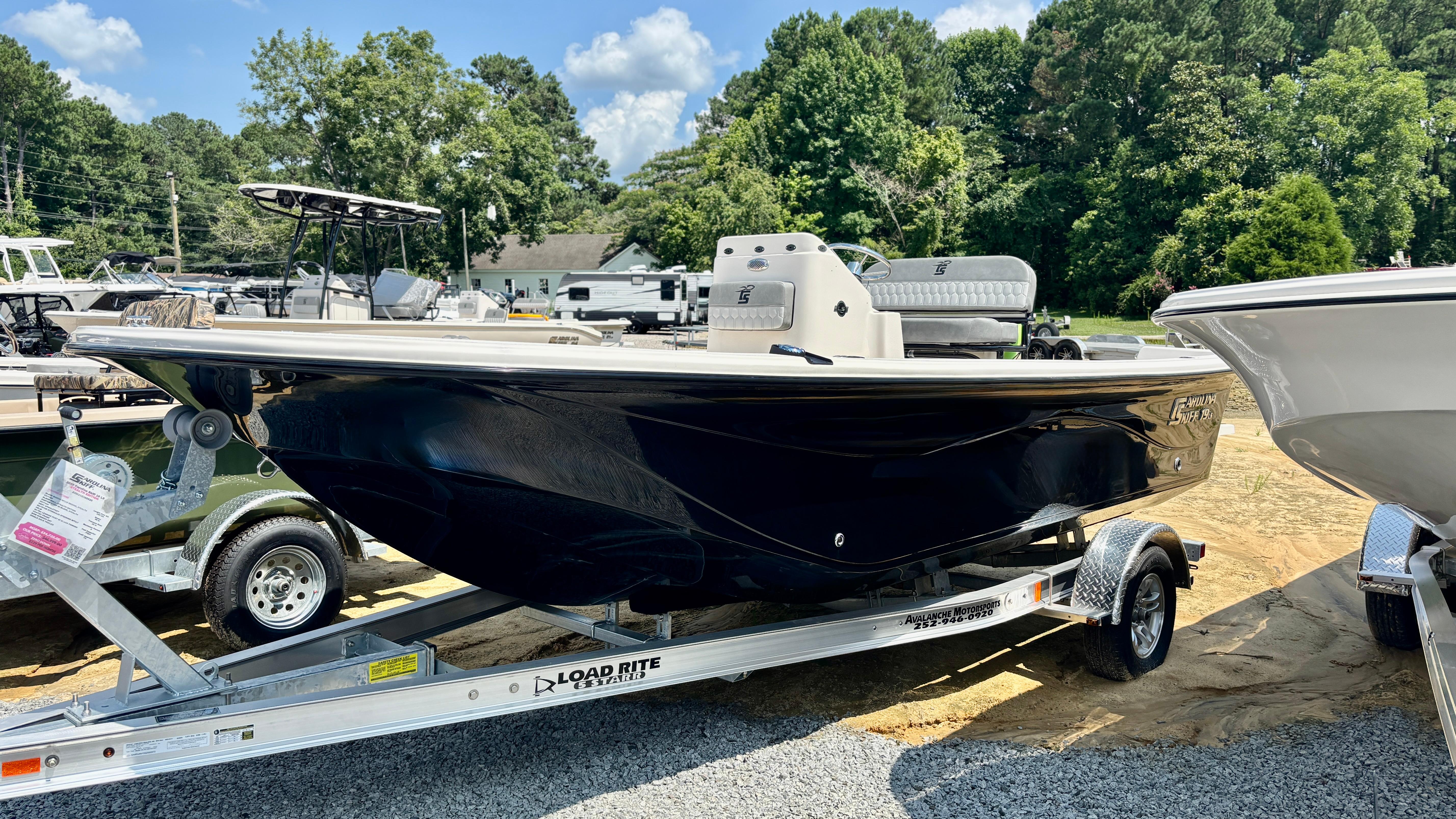 2025 Carolina Skiff 19 LS STEALTH EDITION