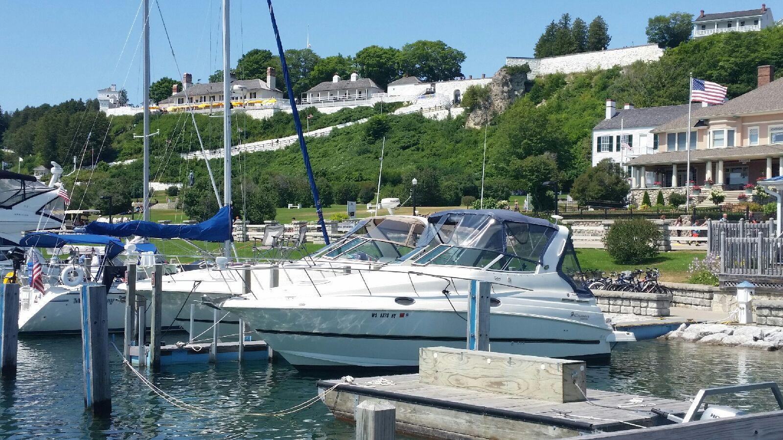 2004 Cruisers Yachts 280 CXi Express