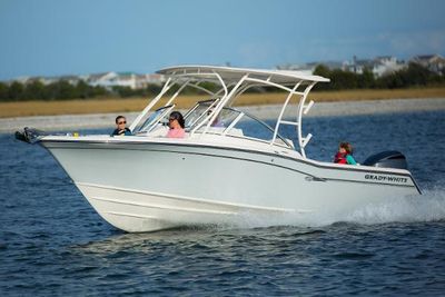 Grady-White Freedom 235 Boat