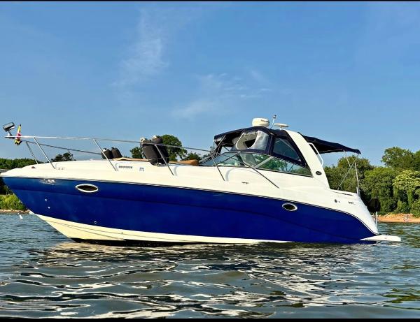 2006 Rinker 320 Express Cruiser