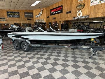 2024 Triton 20XP Patriot