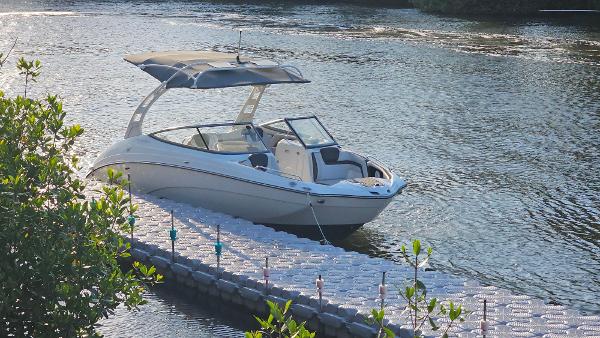 2017 Yamaha Boats 242 S-type E-Series