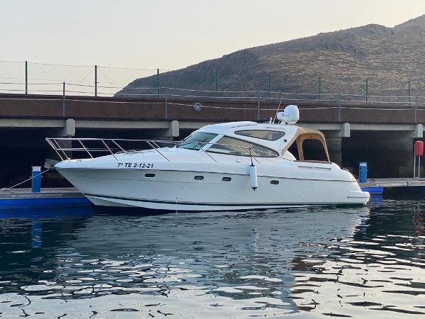 2010 Jeanneau Prestige 34 Hard Top
