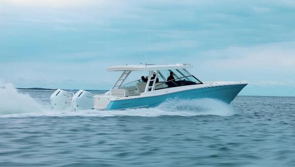 World Cat 400DC-X Island
