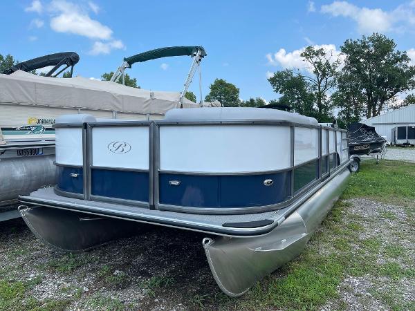 2025 Bentley Pontoons Legacy 220 Swingback