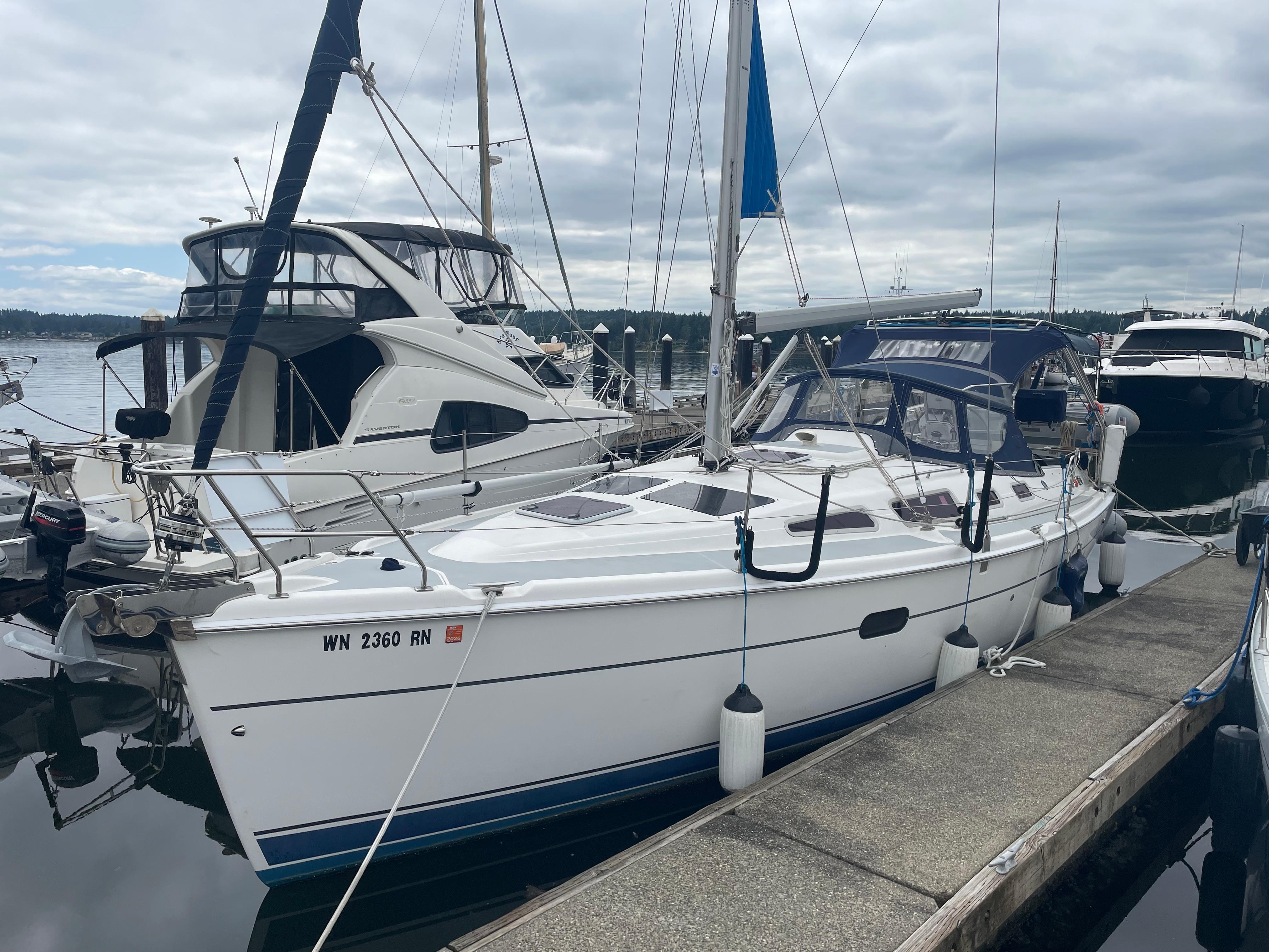 2004 Hunter 36