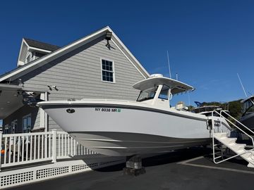 2021 Everglades 295 Center Console
