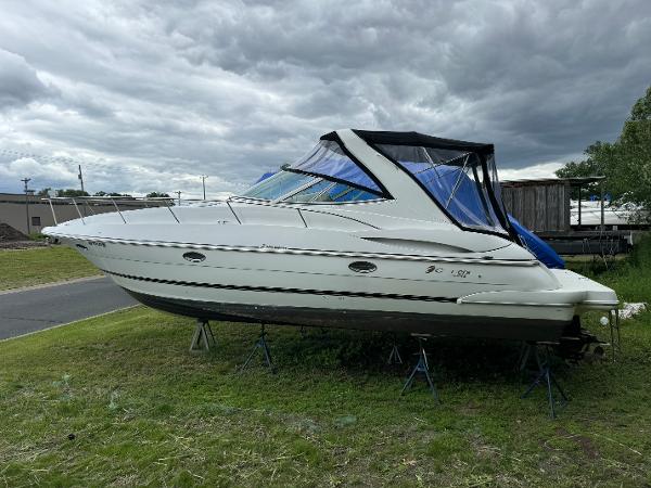 2001 Cruisers Yachts 3470 Express