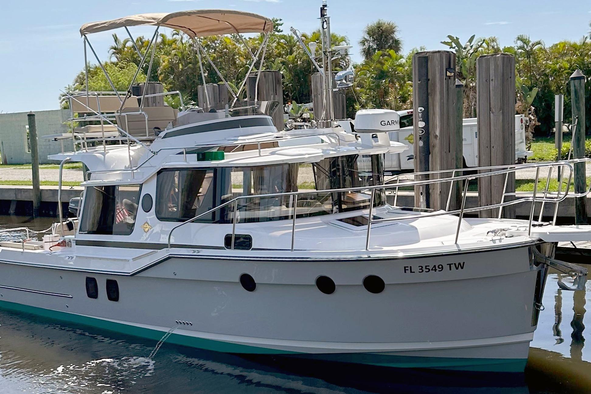 2025 Ranger Tugs R-29 CB