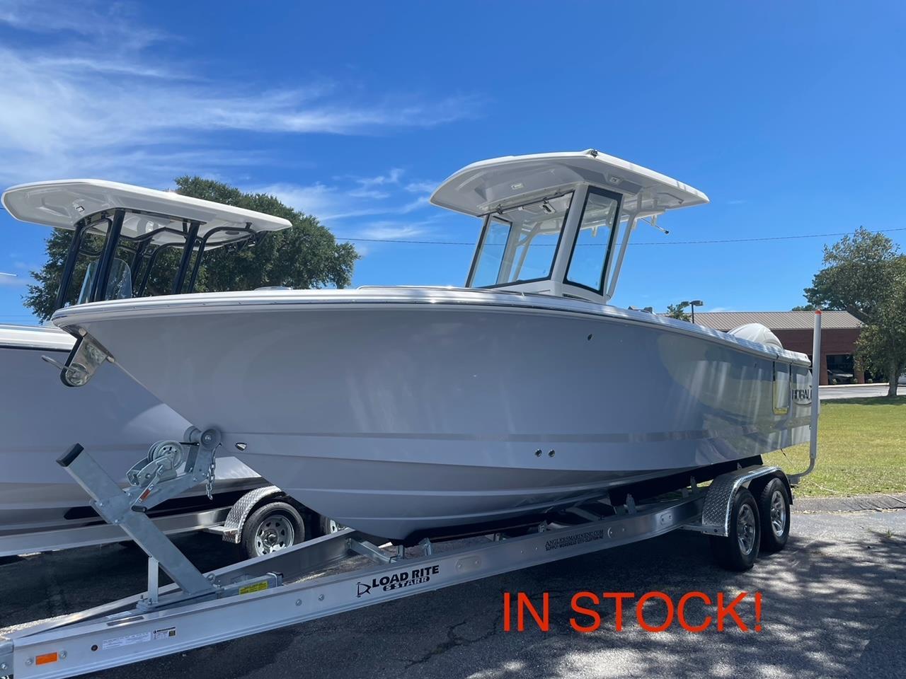 2025 Robalo R250 Center Console