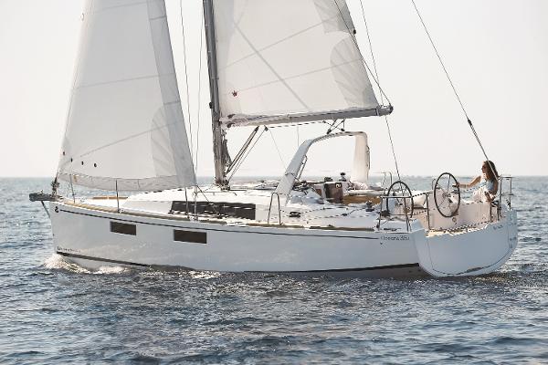 2019 Beneteau Oceanis 35.1