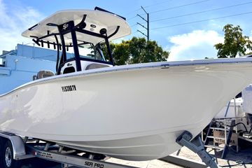 2024 Sea Pro 242 Center Console