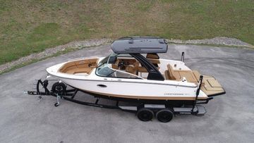 2025 Chaparral 28 Surf