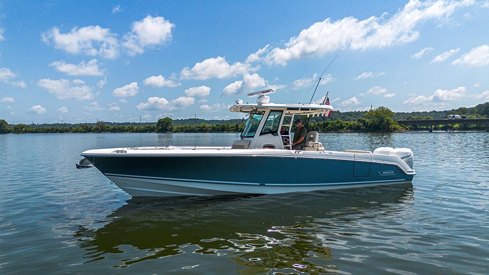 2017 Boston Whaler 330 Outrage