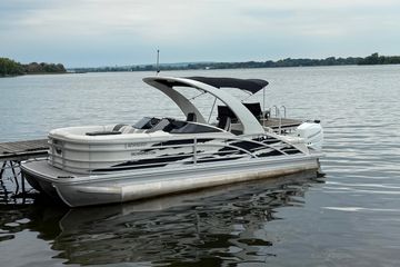2021 Bennington R 23 Swingback