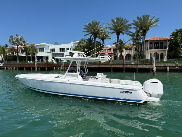 2012 Intrepid 32 Open