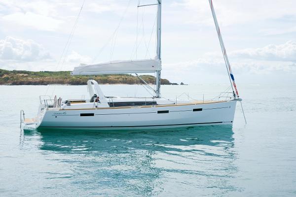 Beneteau Oceanis 45 Manufacturer Provided Image