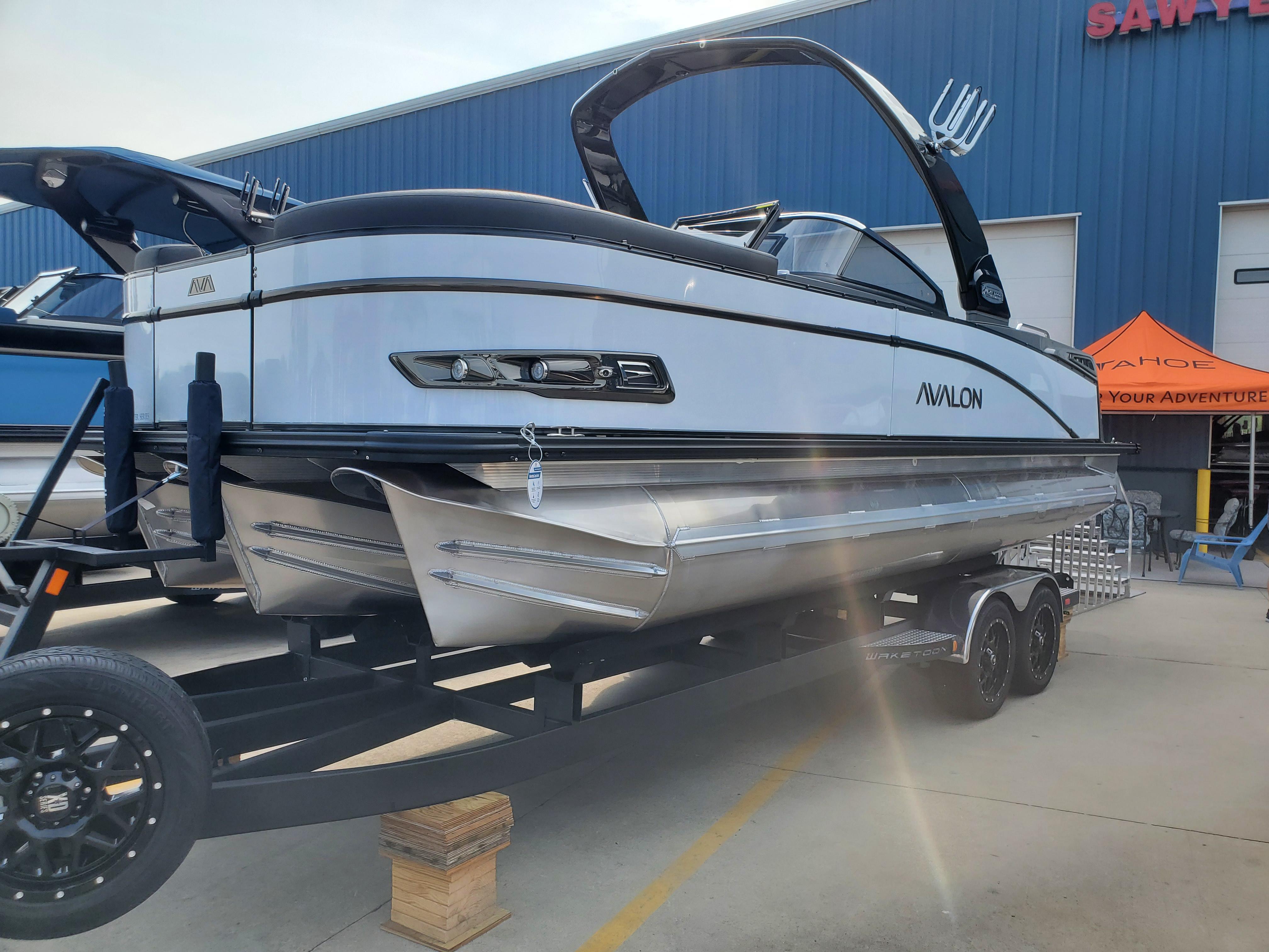 2025 Avalon Waketoon