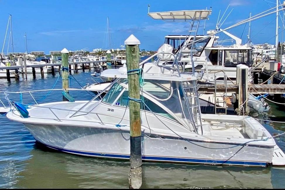 2002 Luhrs 32 Open