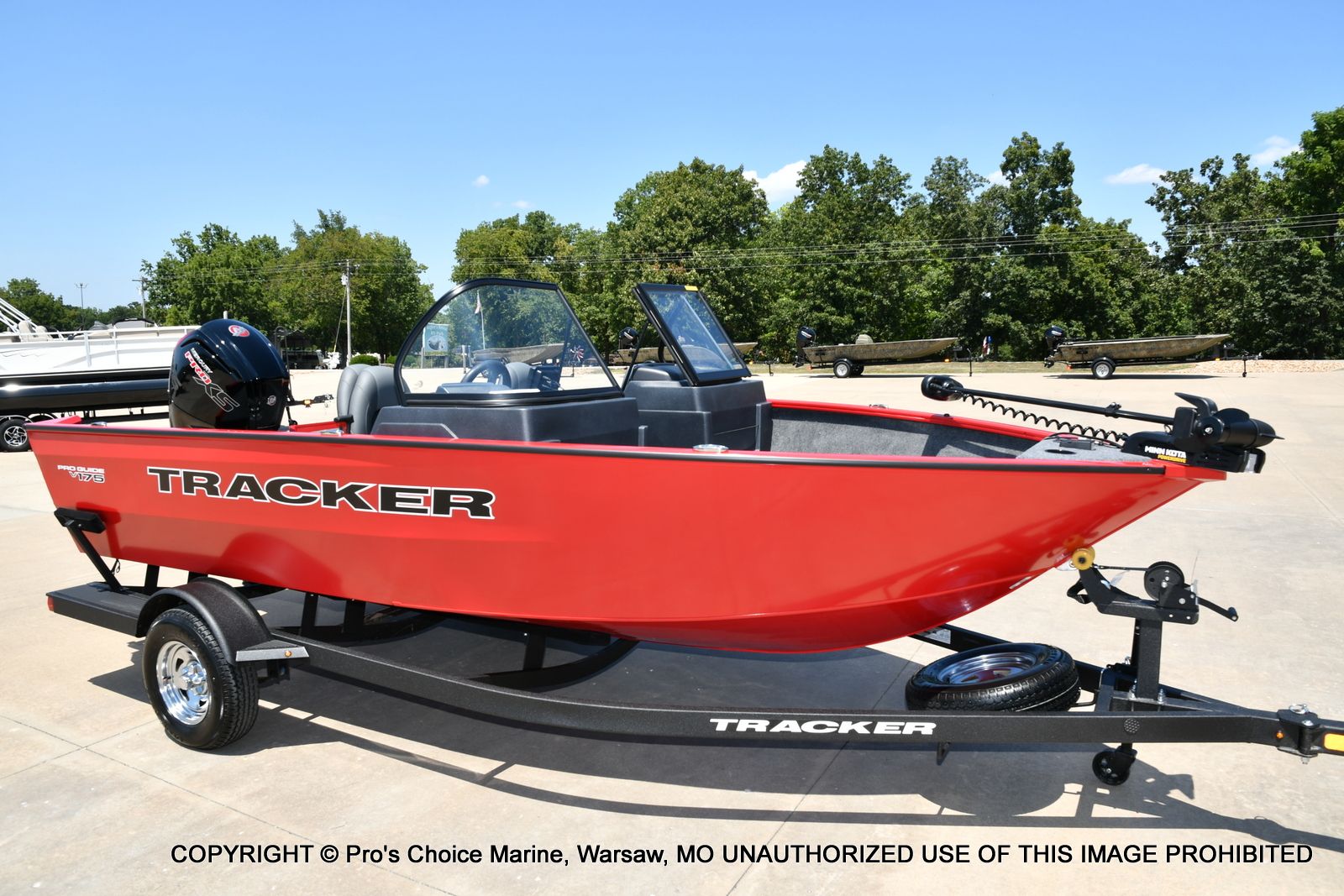 2026 Tracker Pro Guide V-175 WT