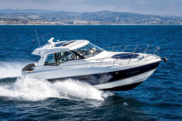 2015 Cruisers Yachts 48 Cantius
