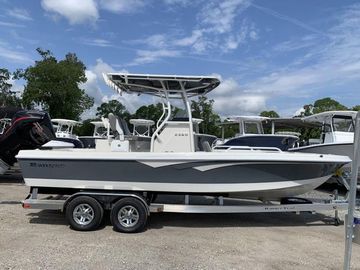 2024 Ranger 2360 Bay