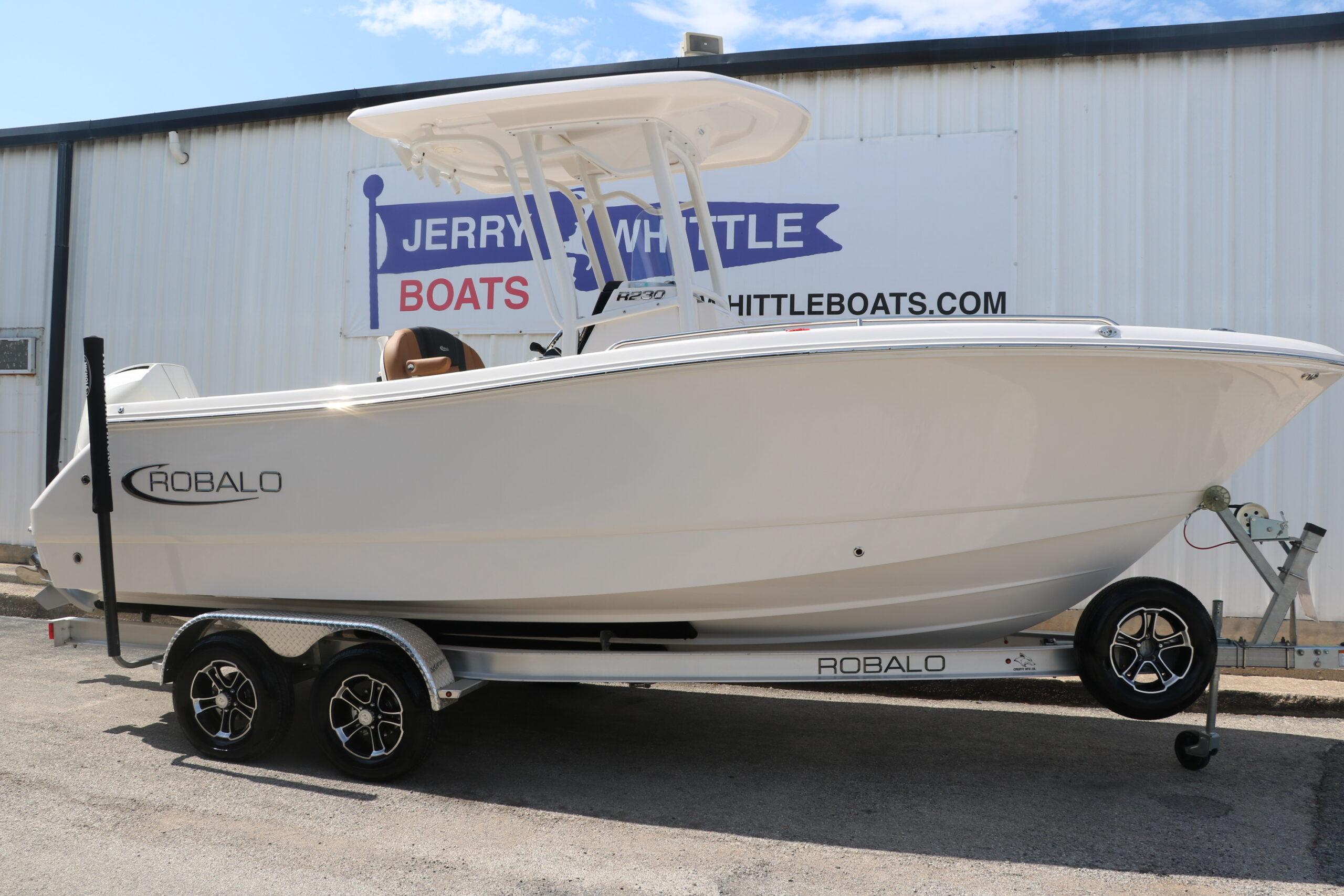 2024 Robalo R230 Center Console